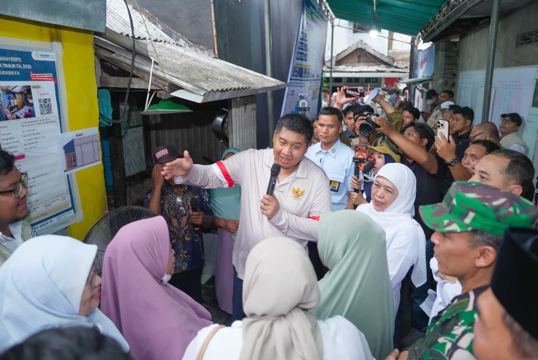 Gubernur Khofifah Dampingi Menteri PKP Maruar Sirait Luncurkan Program Bedah 33 Ribu Rumah