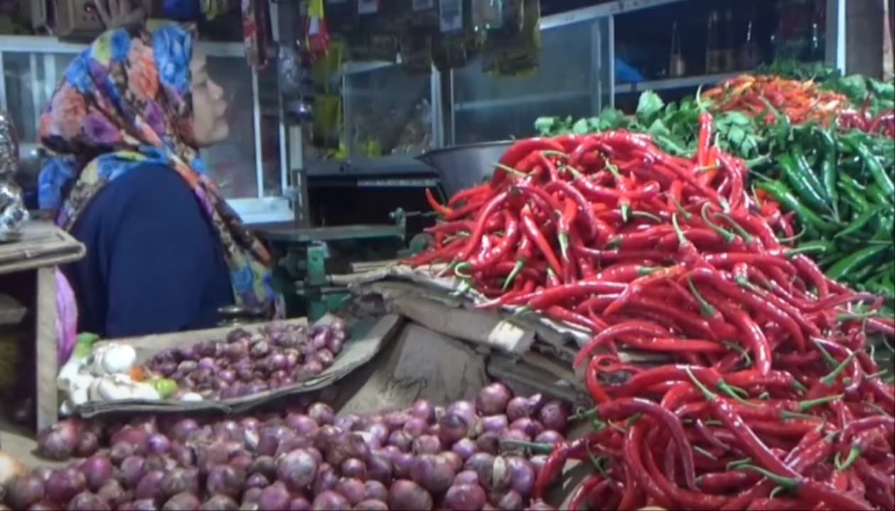 Harga Cabai dan Tomat di Pasar Tradisional Jember Mengalami Kenaikan