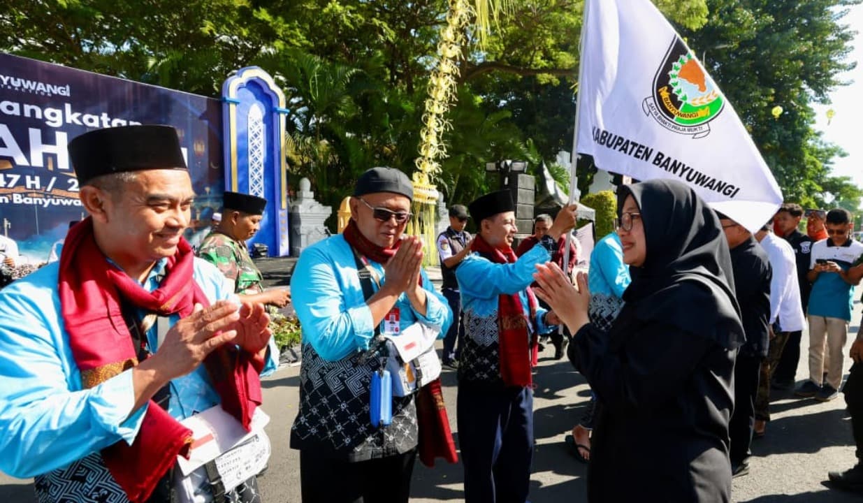 Bupati Banyuwangi Ipuk Fiestiandani Lepas 1.312 Jemaah Haji