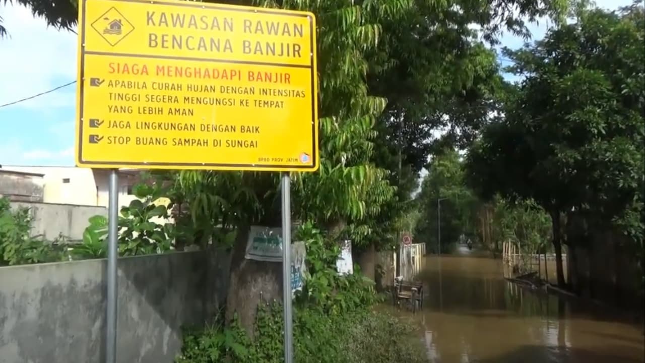 Sungai Meluap, Ratusan Rumah Warga Terendam Banjir