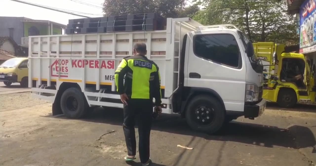 Pelajar Asal Surabaya Tewas Terlindas Truk Koperasi Merah Putih di Mojokerto