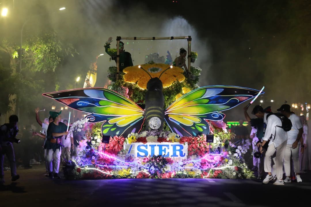 Artistik dan Futuristik, Kupu-kupu Robotik SIER Karya Mahasiswa ITS Pukau Surabaya Vaganza 2026