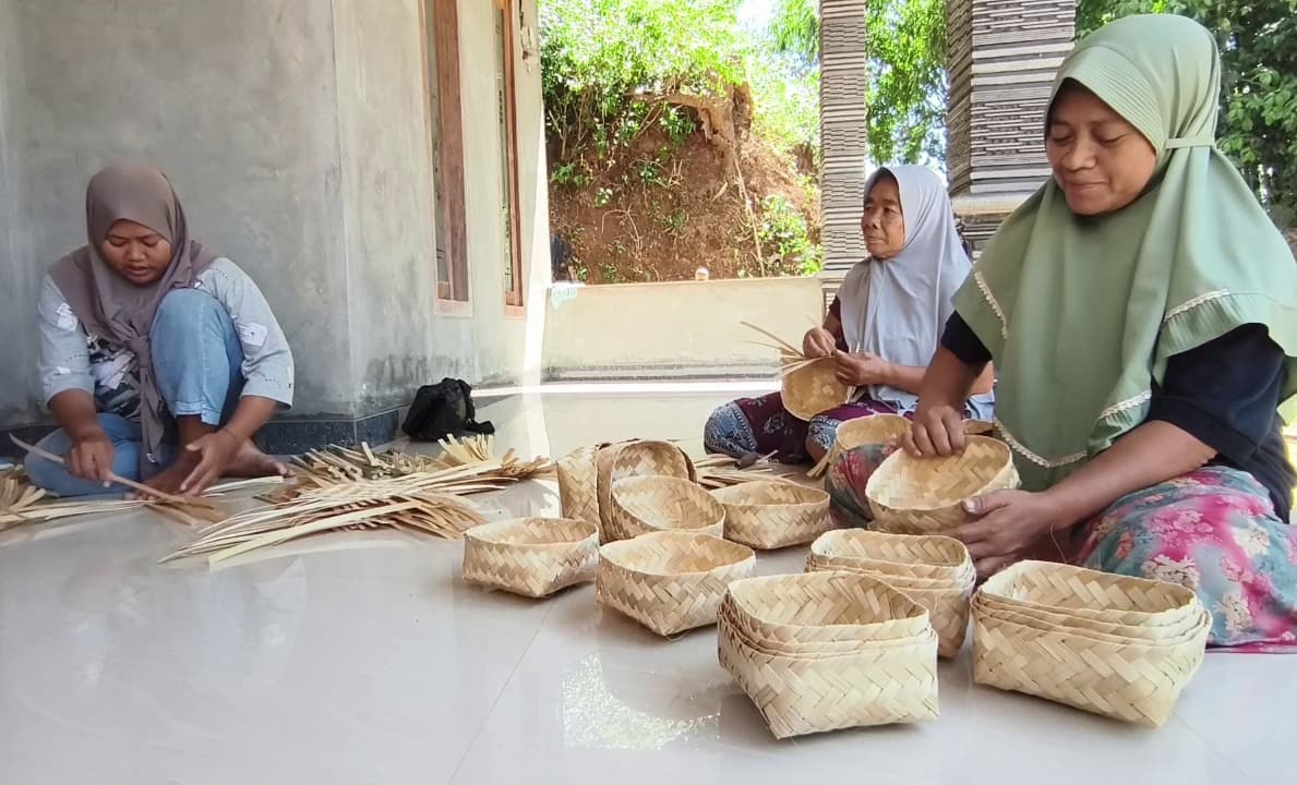 Saat Plastik Mahal, Besek Bambu Magetan Kebanjiran Pesanan Jelang Idul Adha