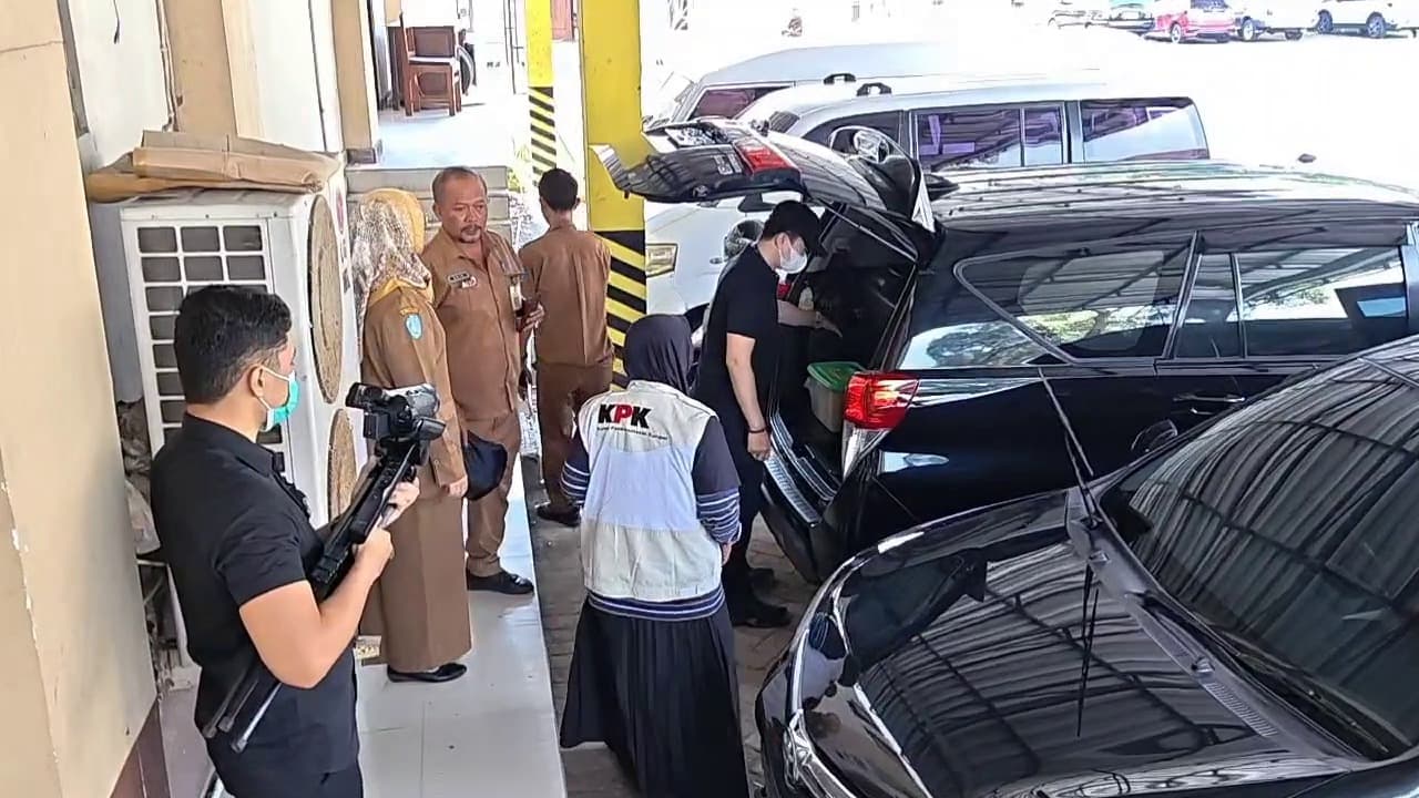 KPK Geledah Dinkes Ponorogo, Dalami Kasus Korupsi Sugiri Sancoko