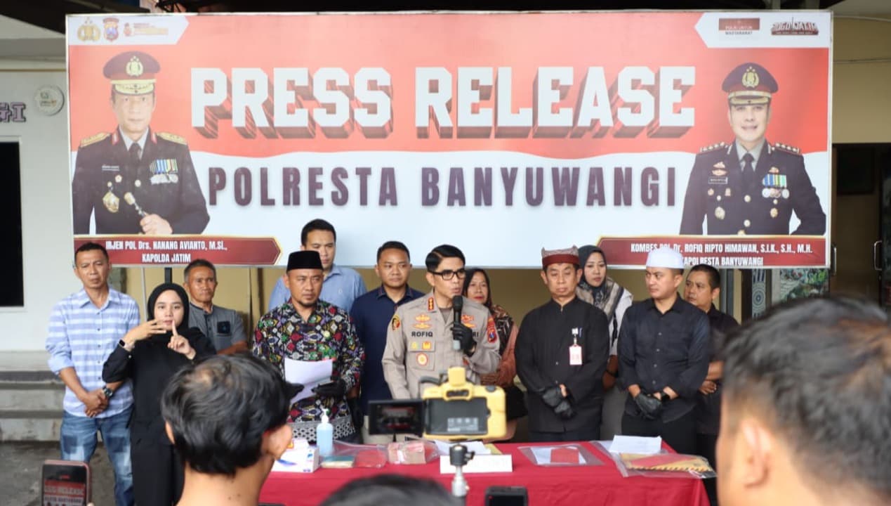 Dua Pengelola Travel Umroh Bodong di Banyuwangi Diamankan Polisi Setelah Tipu Belasan Orang