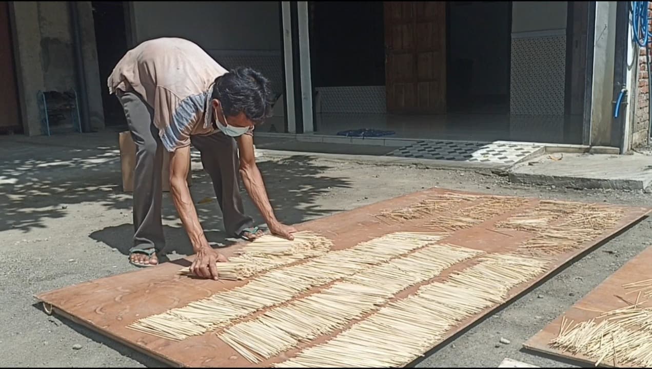Tusuk Sate Diserbu Jelang Idul Adha, Perajin di Tulungagung Kewalahan Penuhi Pesanan