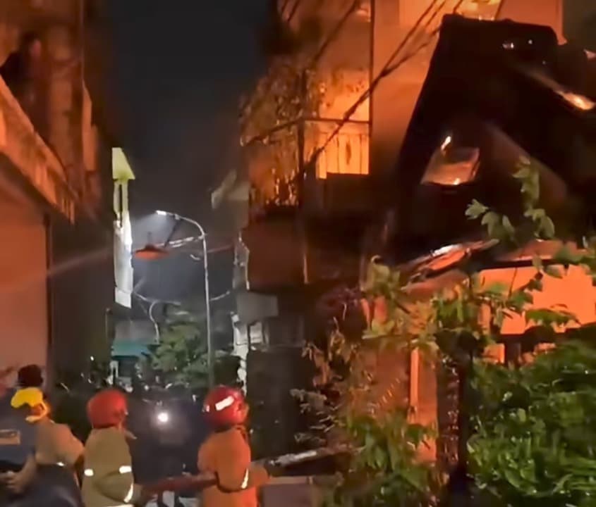 Rumah di Banyu Urip Surabaya Terbakar, Nenek dan Cucu Tewas