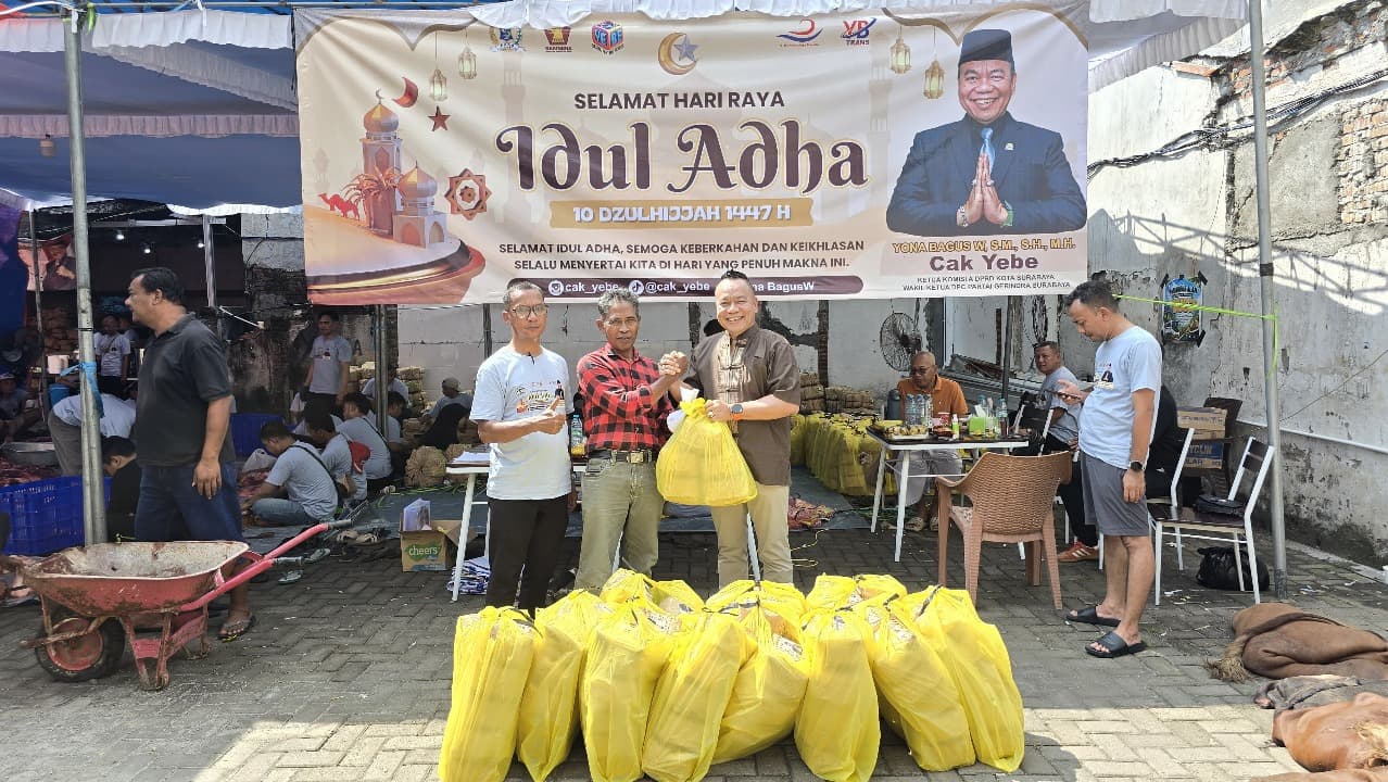 Idul Adha Berbagi: Ketua Komisi A DPRD Surabaya Cak Yebe Salurkan 41 Hewan Kurban
