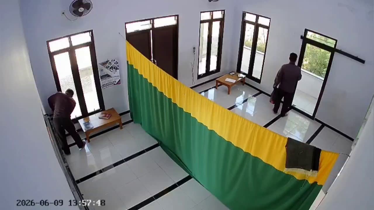 Aksi Pencuri Kotak Amal Masjid Terekam CCTV, Diduga Beraksi di Empat Lokasi
