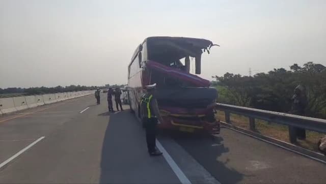 Bus Tiara Mas Tabrak Truk Tangki di Tol Paspro, Satu Tewas dan Enam Luka-Luka