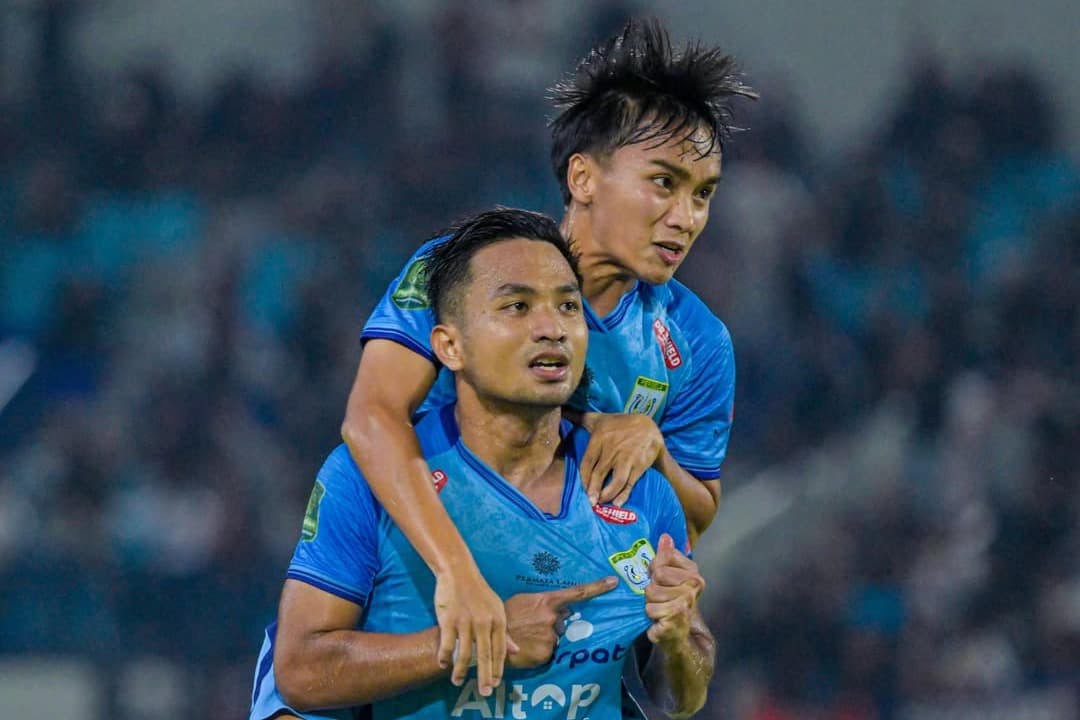 Hambali Tolib dan Haikal Riza Tetap Berseragam Persela Lamongan