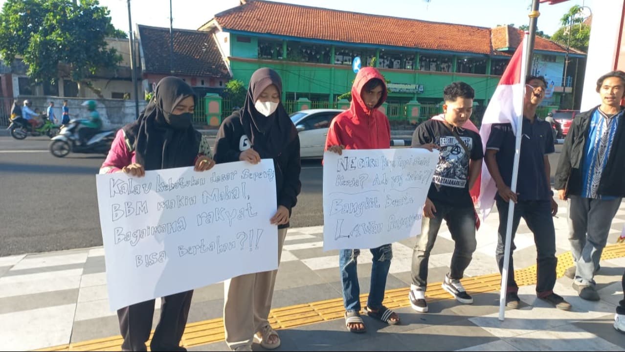 Demo Delapan Mahasiswa Dikawal 150 Petugas Keamanan
