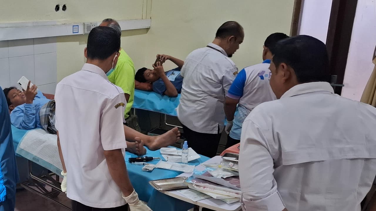 Sunatan Massal Gratis Warnai HUT Ke-5 RSUD Kilisuci Kota Kediri, Puluhan Anak Ikut Khitan Massal Gratis