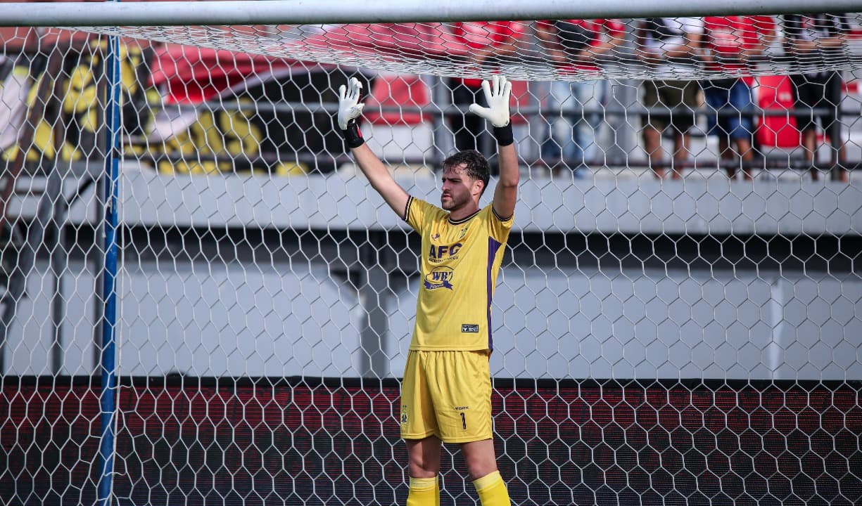 Dua Musim Jadi Kiper Andalan, Persik Lepas Leo Navacchio