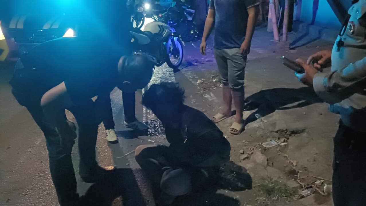 Pemuda Mabuk Mengamuk di Probolinggo, Rusak Pagar dan Lapak PKL