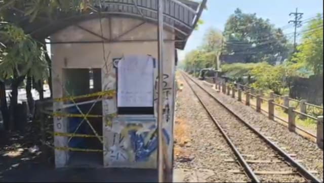 Diduga Jadi Tempat Mesum Sesama Jenis, Eks Shelter Komuter di Sawotratap Sidoarjo Disegel Polisi