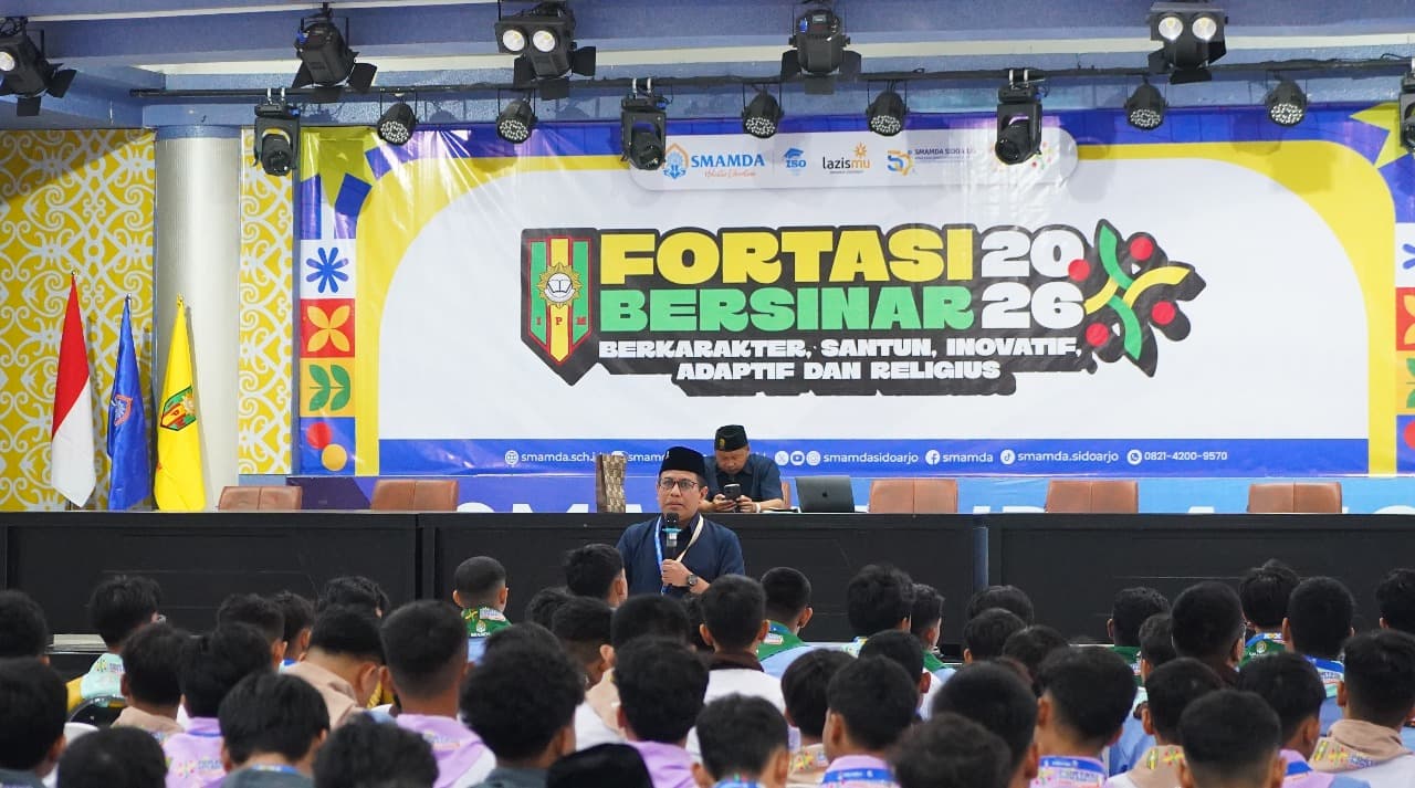 Cegah Kecelakaan Pelajar Saat MPLS, Kepala Smamda Sidoarjo Tekankan Pendidikan Karakter Berkendara