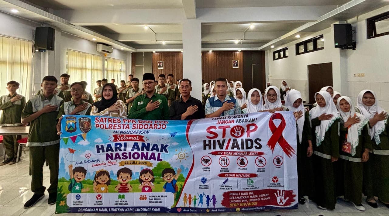 Hari Anak Nasional, Polresta Sidoarjo Datangi SMK YPM 8 Sidoarjo dan SDN Cemengkalang Edukasi Bahaya HIV/AIDS Sejak Dini