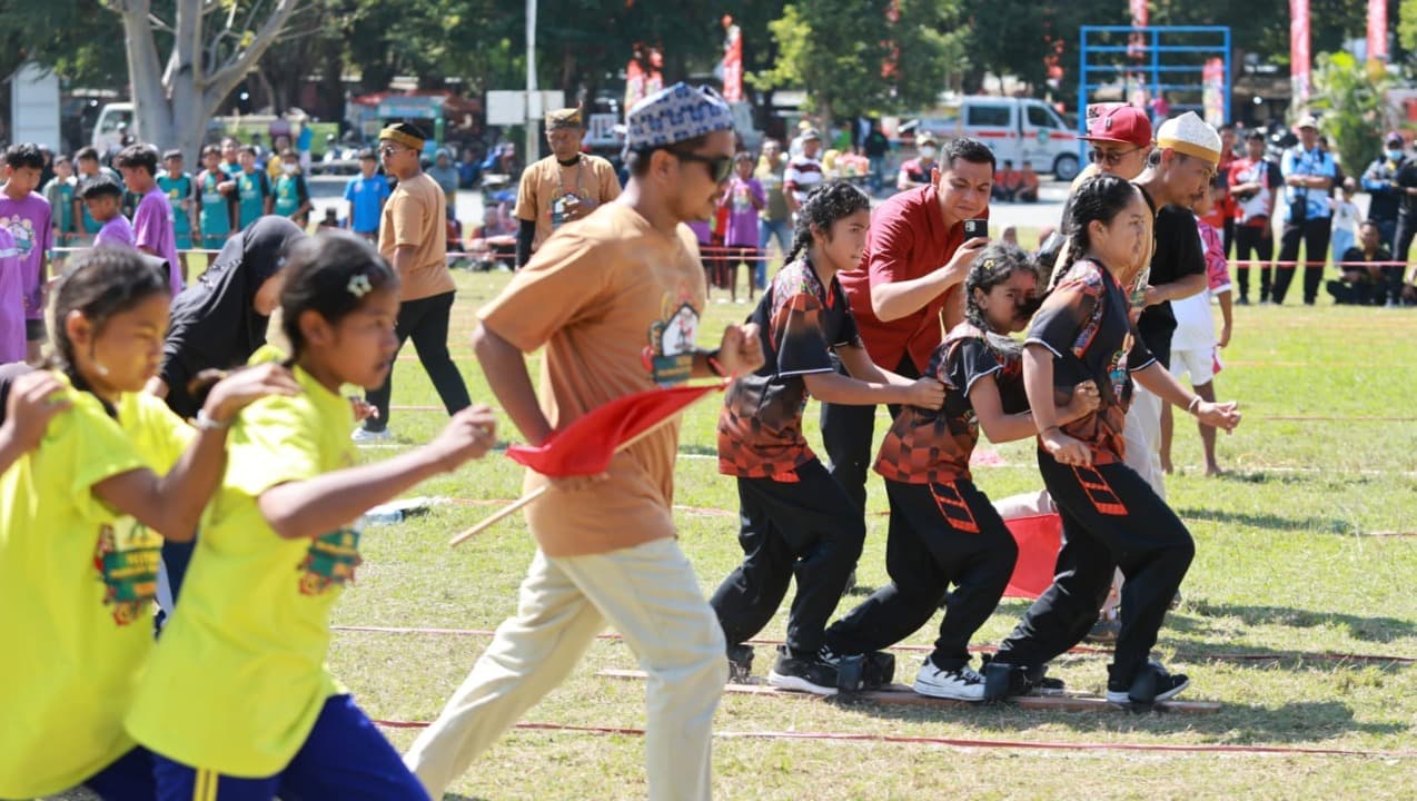 Saat Ribuan Gen Alpha Banyuwangi Memengan Tradisional, Ajak Lestarikan Permainan Nusantara