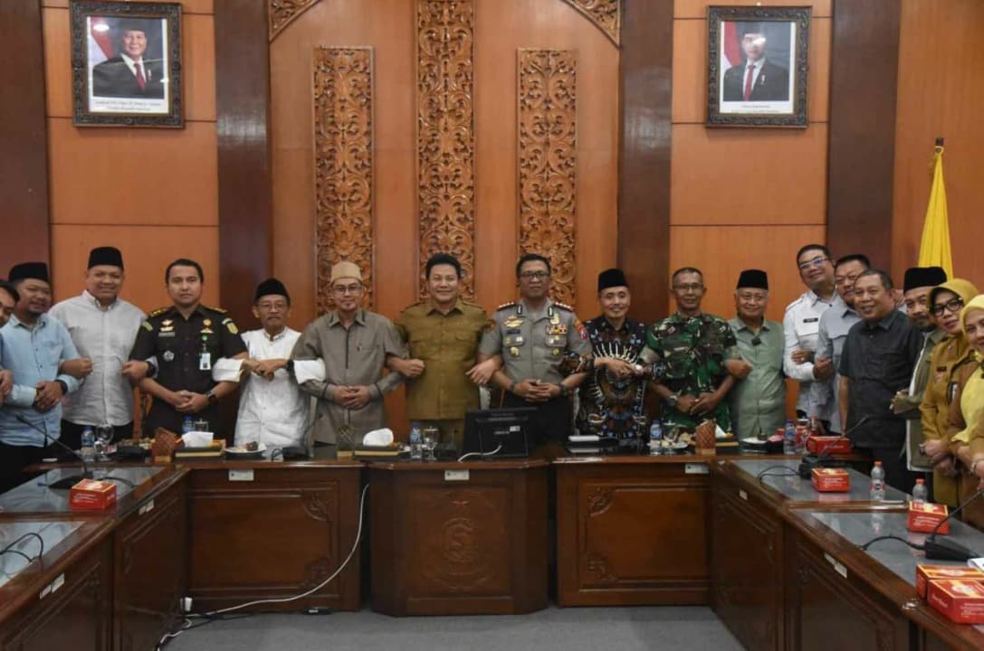 Tegas! Bupati Sidoarjo 'Babat Habis' Miras Ilegal dan Tempat Remang-Remang dalam 1 Bulan