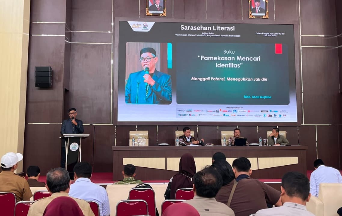 Penguatan Jati Diri Daerah, AJP Gelar Sarasehan Literasi Kajian Buku "Pamekasan Mencari Identitas" Karya AJP