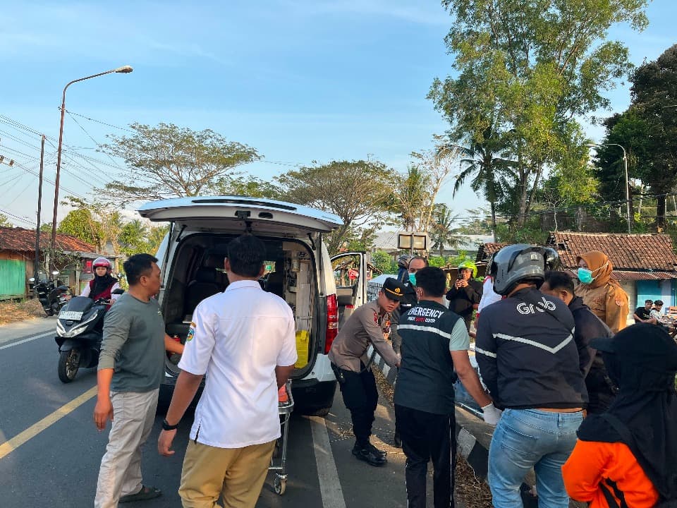 Lansia Tewas Usai Motor Bertabrakan di Simpang Tiga Kayen Pacitan