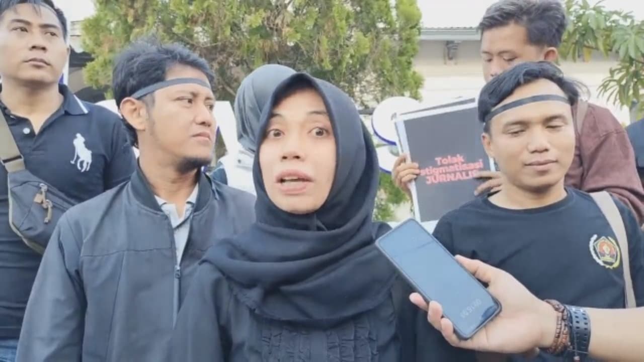 Jurnalis Protes “Londo Ireng”, Desak Prabowo Minta Maaf