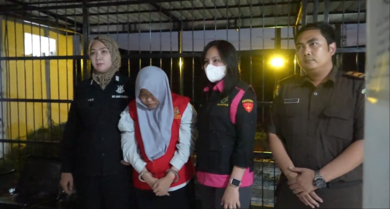 Kejati Jatim Tetapkan Kabid Geologi Air dan Tanah Tersangka Pungli Perizinan ESDM