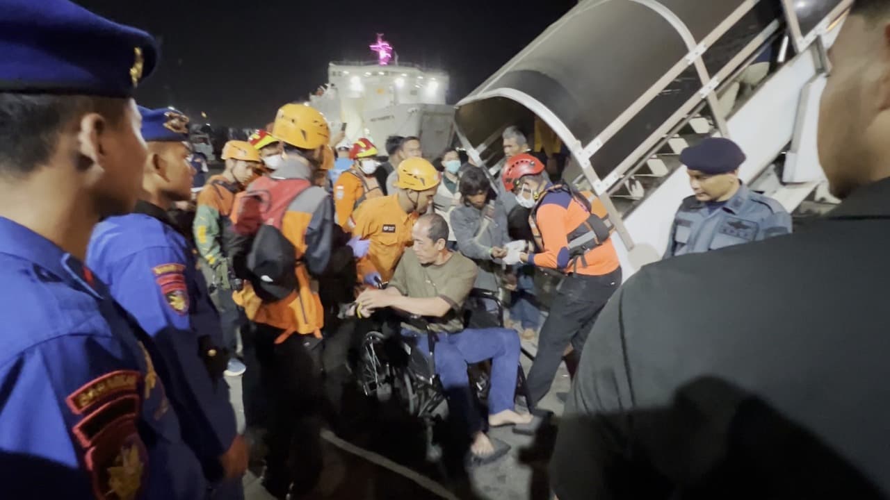 109 Korban Selamat Kebakaran KMP Mutiara Sentosa II Tiba di Surabaya, Dua Penumpang Meninggal