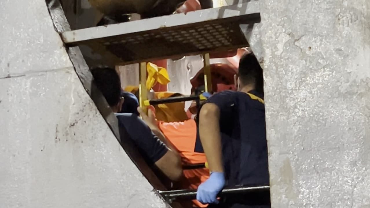Lorong Sempit Kapal Kargo Jadi Tantangan Evakuasi Dua Jenazah Korban Kebakaran KMP Mutiara Sentosa II