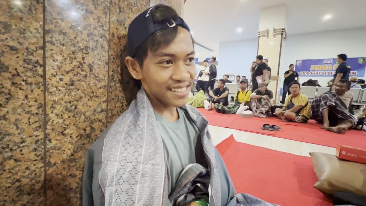 Lebih dari Dua Jam Mengapung di Laut,Sopir Truk Selamatkan Istri dan Dua Anaknya dari Kebakaran KMP Mutiara Sentosa II