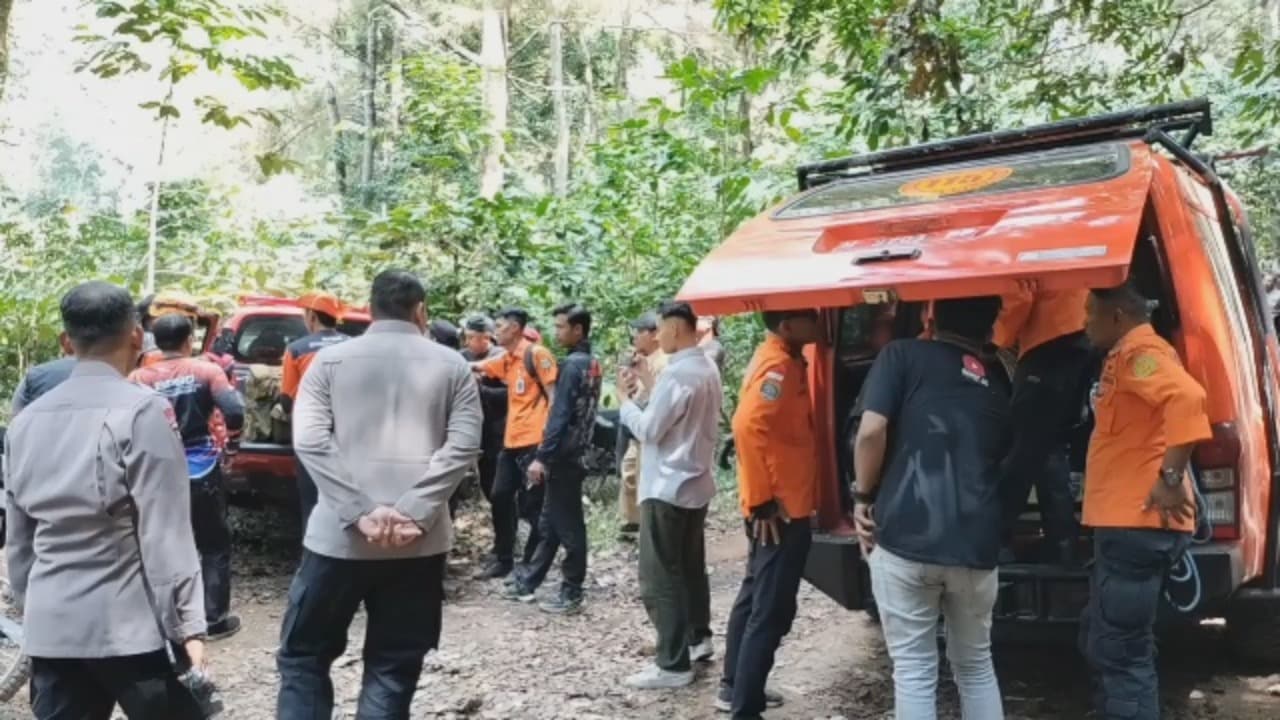 Dua Pendaki Piramid Hilang, Pencarian Diperluas