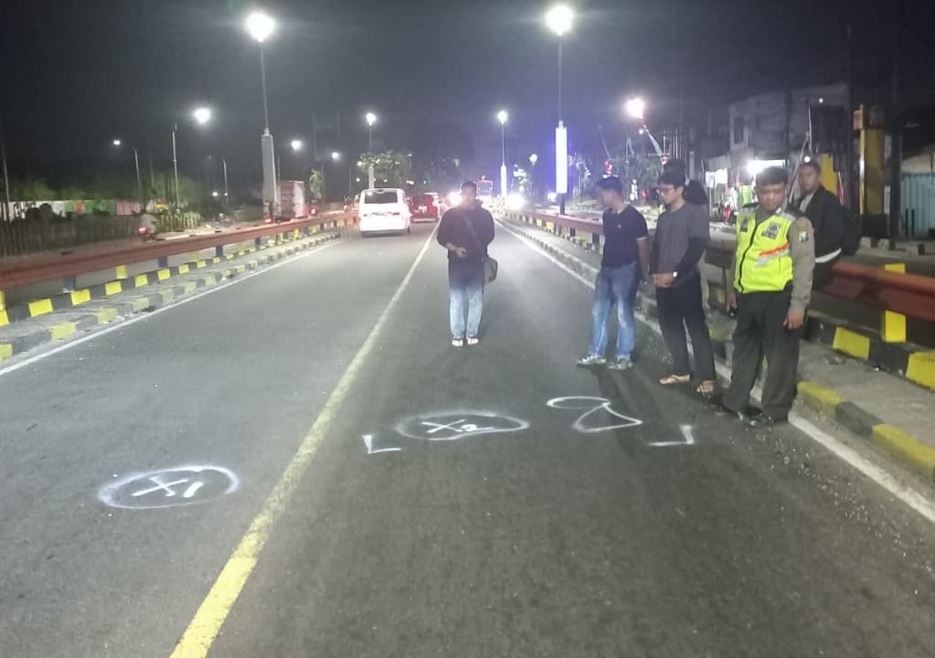Gagal Menyalip di Flyover Waru Sidoarjo, Pemotor Asal Probolinggo Tewas Tertabrak