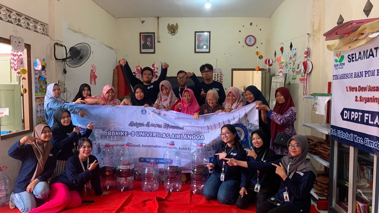 Mahasiswa KKN-BBK 8 Unair Beri Pelatihan Kelola Sampah Organik ke Warga Simokerto Surabaya