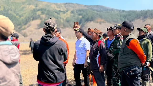 Wagub Jatim Cek Kondisi Bromo, Hutan dan Lahan yang Terbakar Capai 520 Hektare