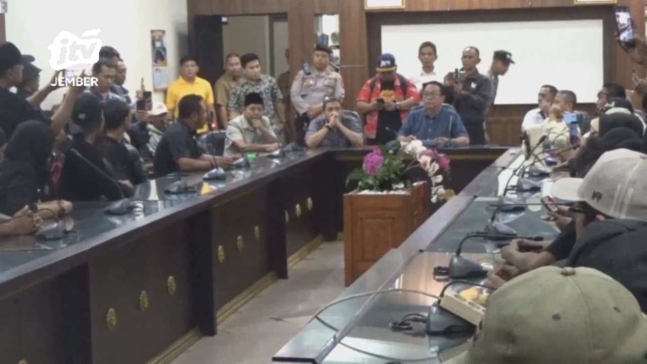Demo Tolak Utang, Massa Desak Pemkab Benahi APBD