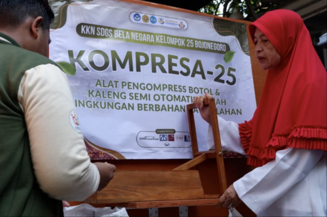 Kolaborasi dengan Kelurahan Mojokampung, Kelompok 25 KKN SDGs Bela Negara UPN “Veteran” Jatim Kenalkan Inovasi Penunjang Bank Sampah Berbasis Teknologi Kompresa-25 untuk Pengelolaan Sampah Berkelanjutan