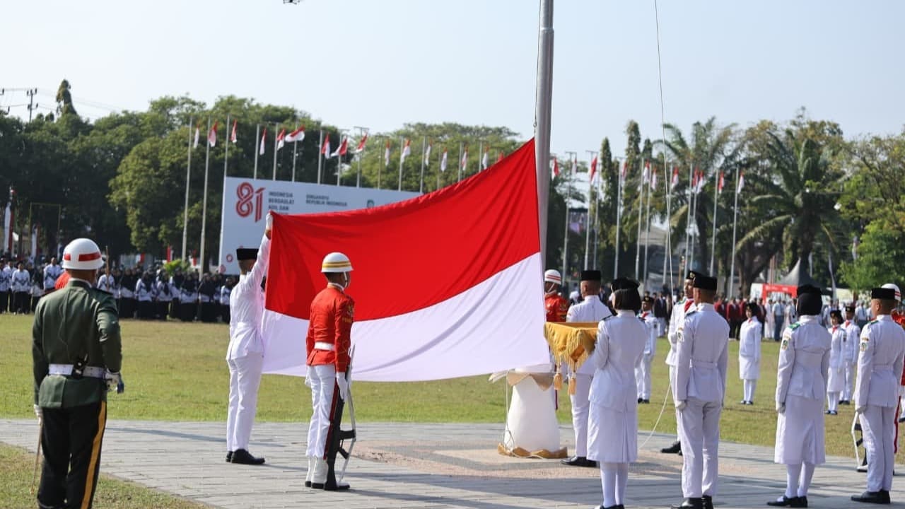 Upacara HUT ke-81 RI di Banyuwangi Dihadiri Warga, Meriah dengan Pentas Seni Nusantara