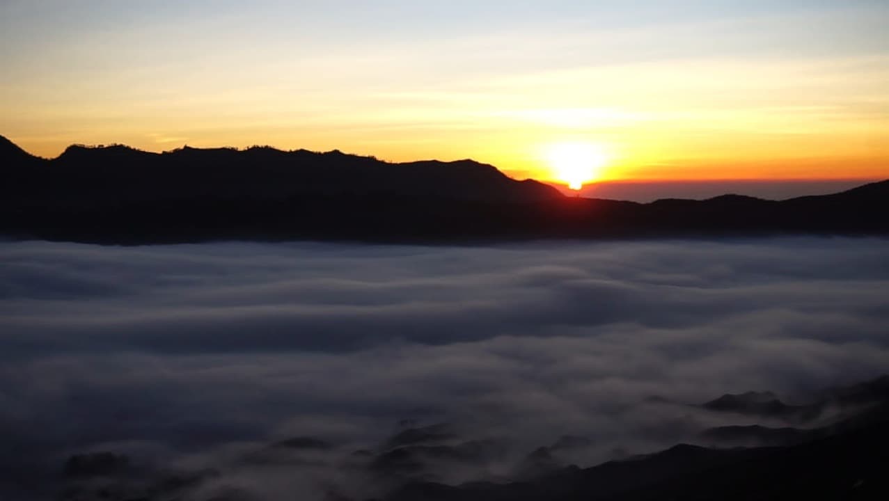 Wisata Bromo Kembali Dibuka, Momen Matahari Terbit Jadi Buruan Wisatawan