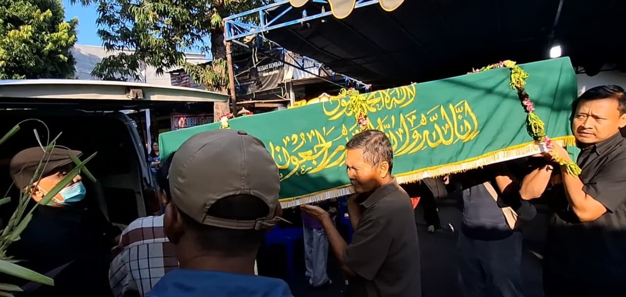 Tiga Korban Kebakaran Tebet Dimakamkan di Kediri, Jalani Wasiat Sang Ibu