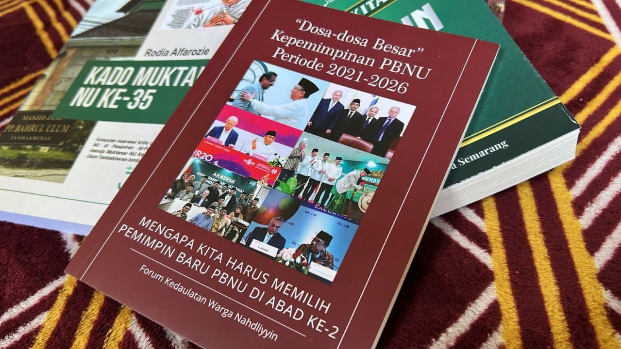 Jelang Penentuan Ketua PBNU, Buku “Dosa-Dosa Besar Kepemimpinan PBNU” Beredar Di Arena Muktamar