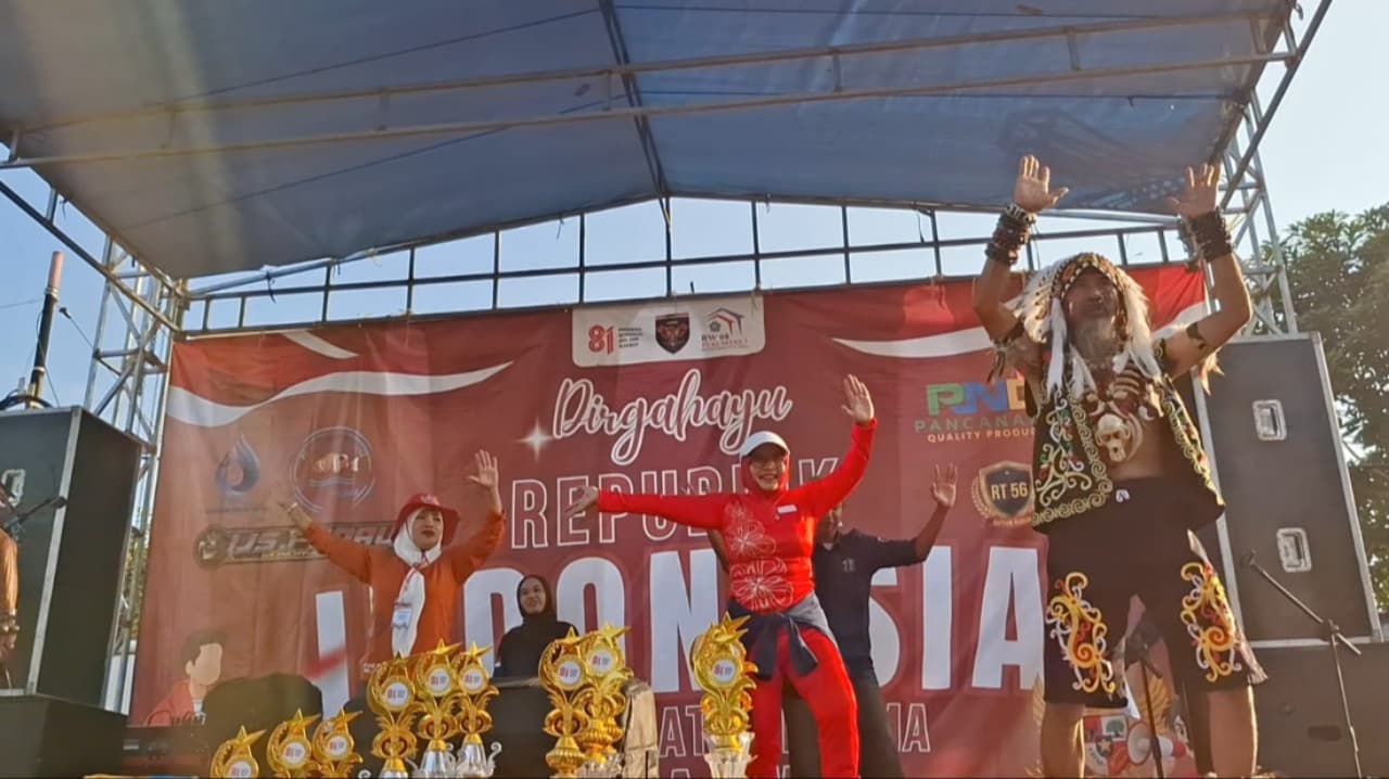 Menggelorakan Kekompakan Warga RW 08 Perumtas 3 Grabagan, Sidoarjo, melalui Semarak Jalan Sehat HUT ke-81 RI