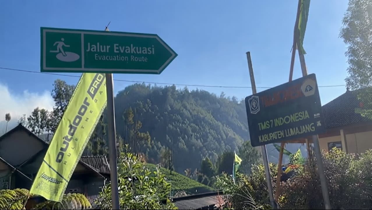 Kebakaran Hutan Semeru Capai 600 Hektar, Petugas Kesulitan Kendalikan Api