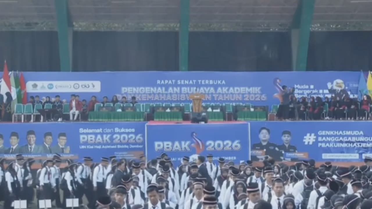 2.235 Maba UIN KHAS Kompak Flashmob PBAK