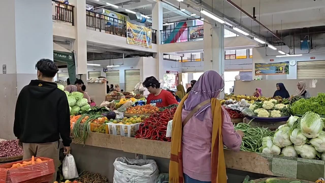 Harga Cabai Merah Makin Pedas, Tembus Rp57 Ribu per Kilogram