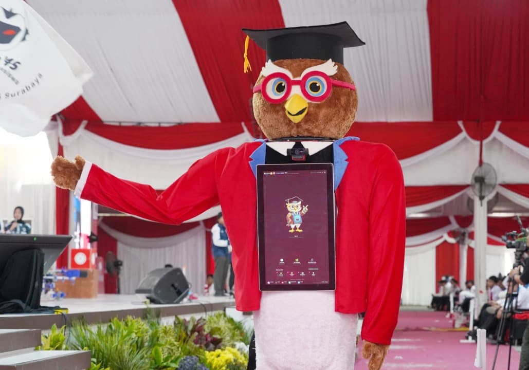 Untag Surabaya Kenalkan Robot Owly, Permudah Akses Informasi Mahasiswa Baru