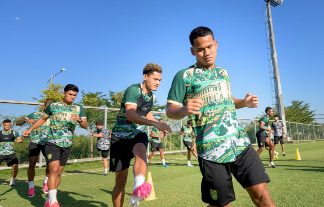 Persaingan Ketat di Lini Tengah Persebaya, Toni Firmansyah Siap Jawab Kepercayaan Pelatih