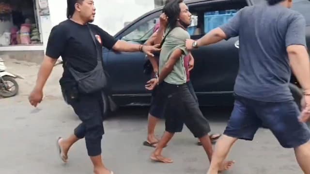 Asyik Karaoke, Residivis Begal di Lumajang Diringkus Polisi dan Ditembak Kakinya