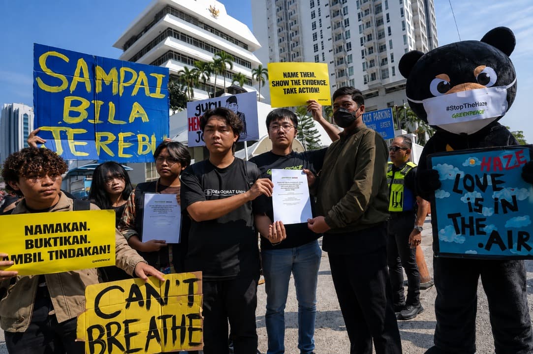 Warga Malaysia Gelar Demo di Depan KBRI, Soroti Kabut Asap Kalimantan