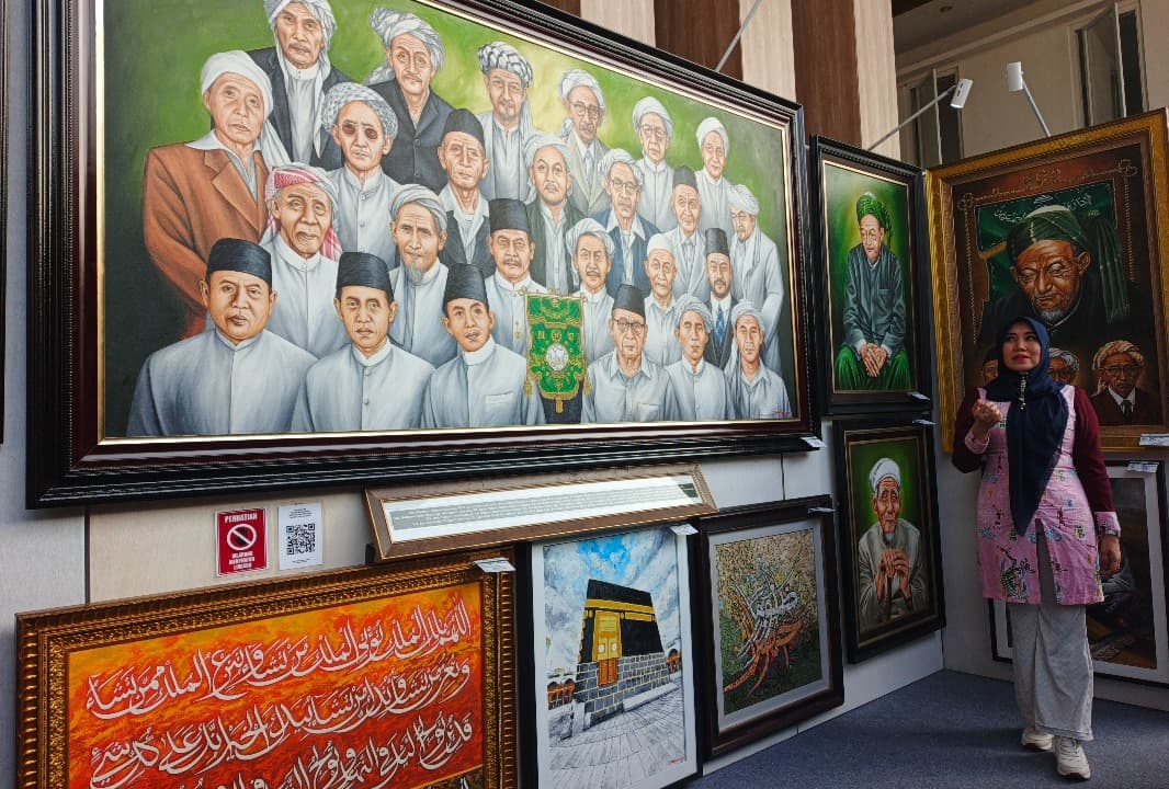 Senator Lia Istifhama Menangkan Lelang Lukisan Hadratussyekh Hasyim Asy'ari di Muktamar ke-35 NU